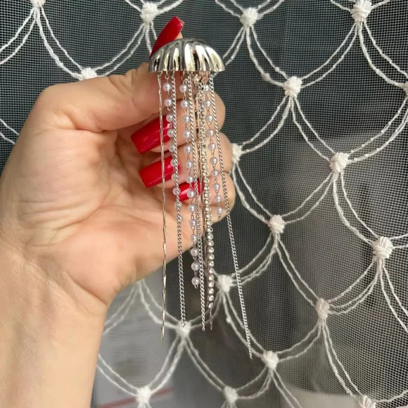 Jellyfish Silver Pearl Brooch - Picture 11 of 14